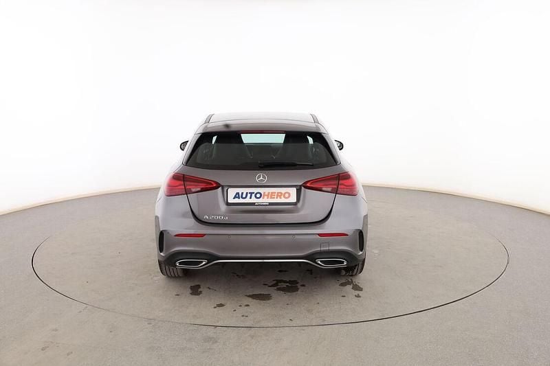Usado Mercedes A200 AMG line 150 CV (110 kW) 2023 Gris Berlina