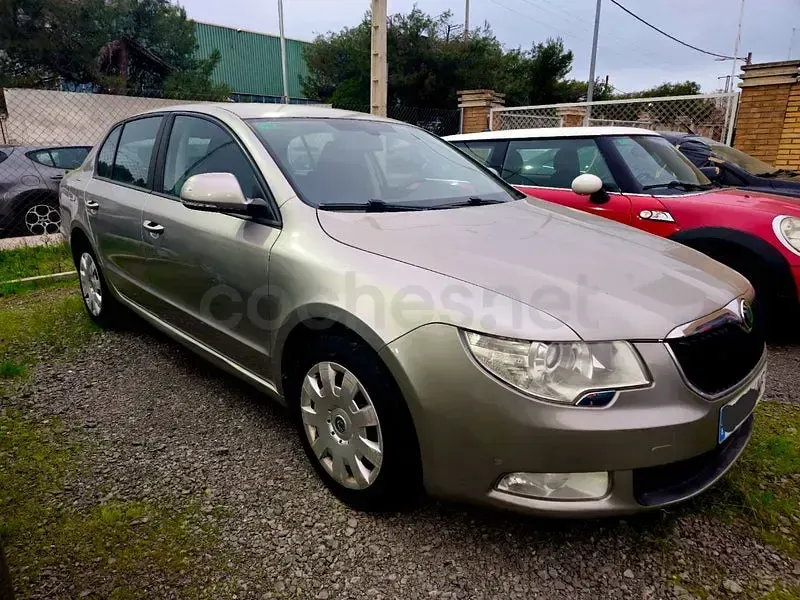 Usado Skoda Superb Ambition 105 CV (77 kW) 2013 Beige Berlina