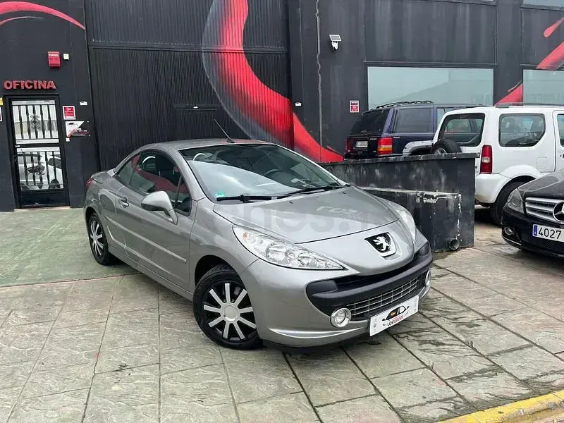 Usado Peugeot 207 CC 120 CV (88 kW) 2008 Gris / plata Descapotable