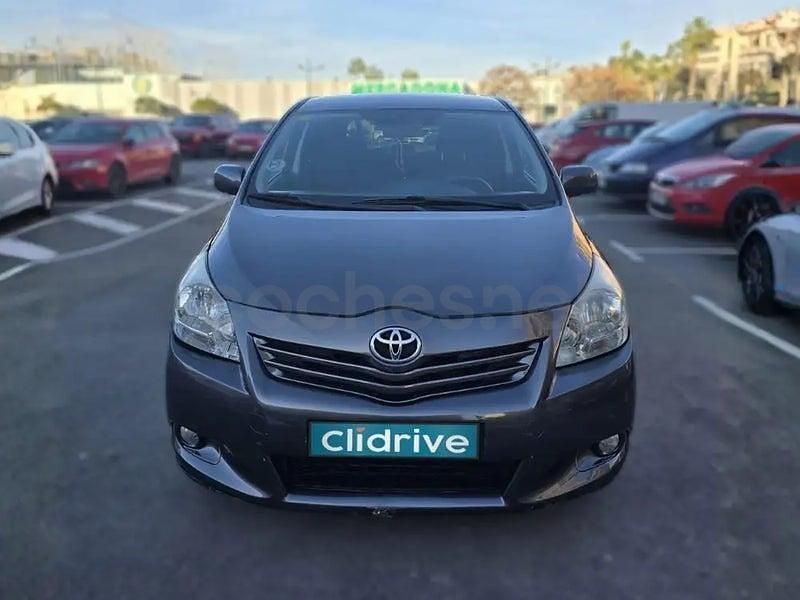 Usado Toyota Verso Active 126 CV (92 kW) 2010 Gris / plata Monovolumen