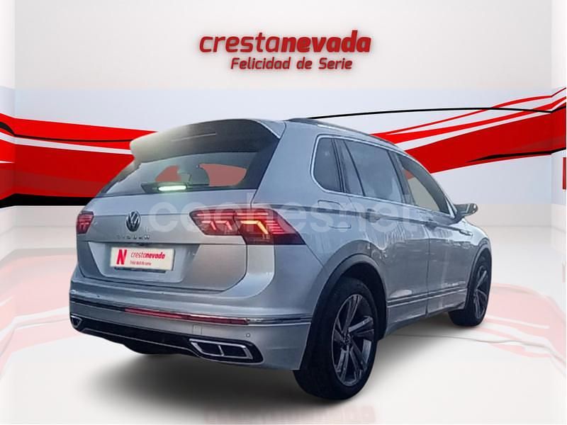 Usado VW Tiguan R-line 150 CV (110 kW) 2021 Gris / plata SUV
