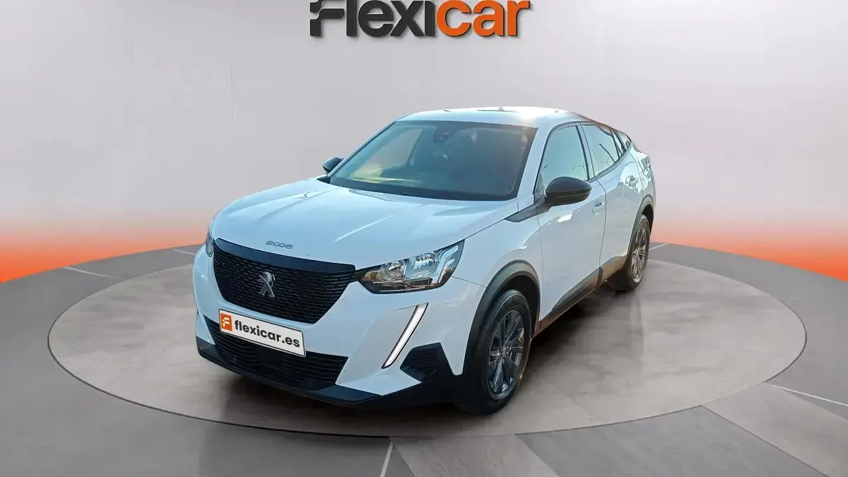 Usado Peugeot 2008 Active 101 CV (74 kW) 2022 Blanco SUV