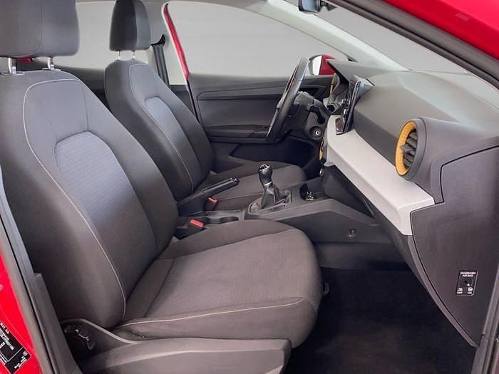 Usado Seat Ibiza Style 110 CV (80 kW) 2022 Rojo Utilitario