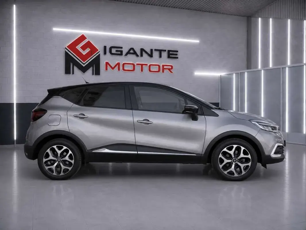 Usado Renault Captur Zen 131 CV (96 kW) 2019 Gris SUV
