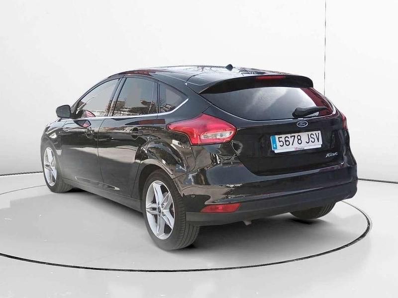 Usado Ford Focus Titanium 126 CV (92 kW) 2016 Negro Utilitario