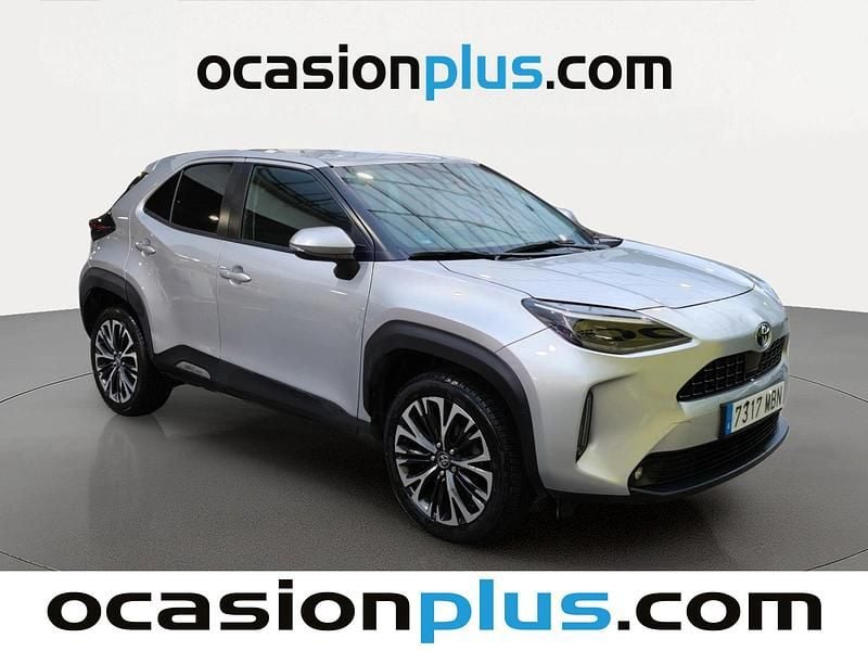 Usado Toyota Yaris Cross Plus 116 CV (85 kW) 2022 Gris SUV