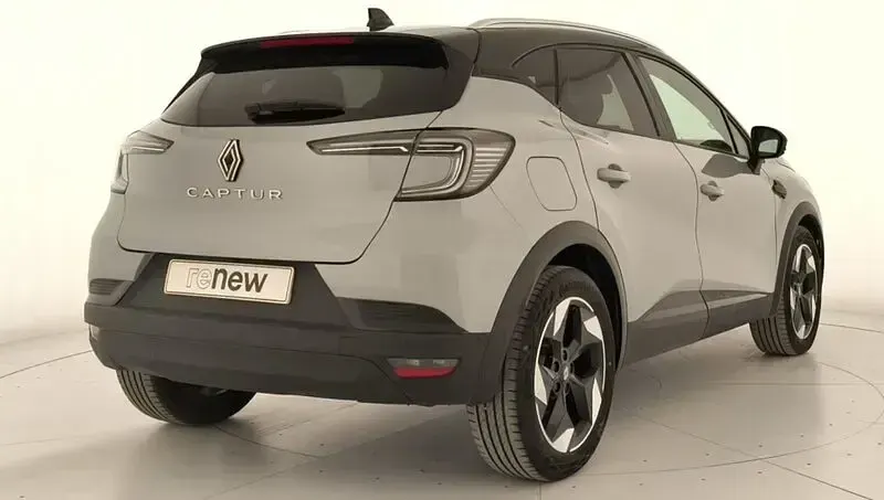Usado Renault Captur Techno 100 CV (73 kW) 2025 Gris SUV