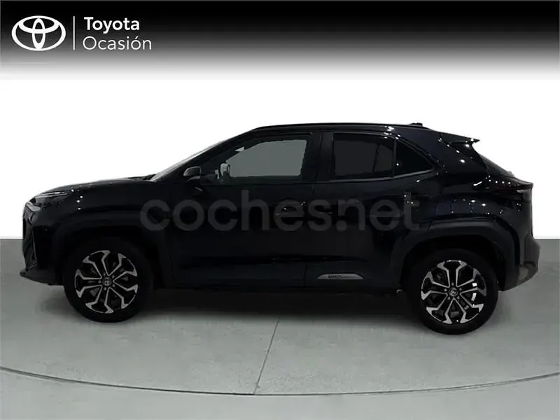 Usado Toyota Yaris Cross Active 130 CV (95 kW) 2025 Negro SUV