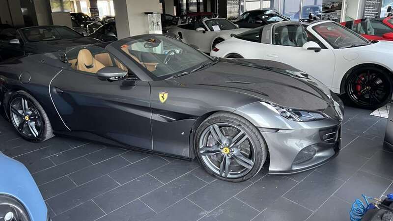 Gris Usado 2023 Ferrari Portofino Coupe | 269.000 € (Un poco caro) - Imagen 1/3