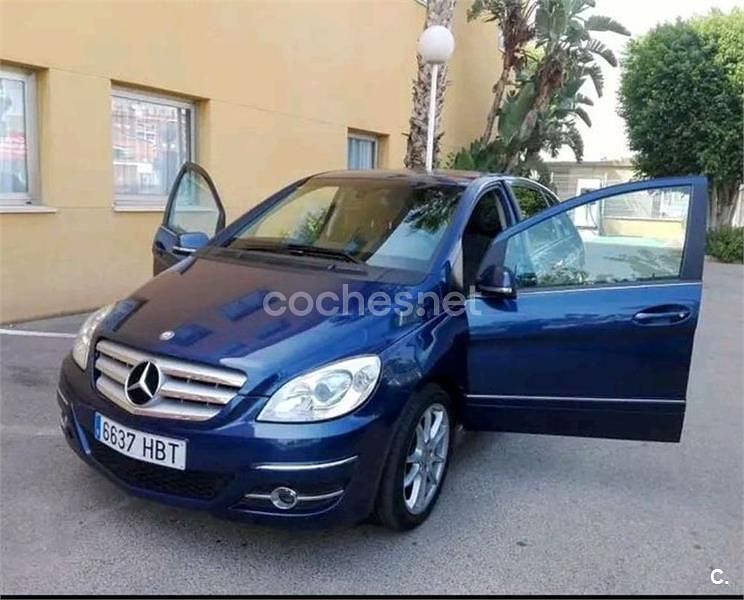 Käytetty Mercedes B180 Sport Edition 109 HP (80 kW) 2011 Sininen Tila-auto