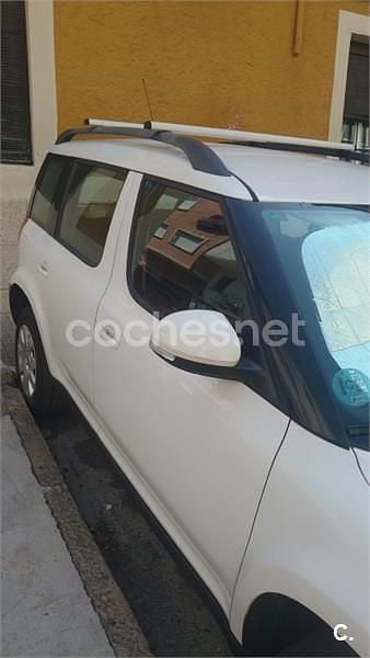 Usado Skoda Yeti Active 105 CV (77 kW) 2010 Blanco SUV
