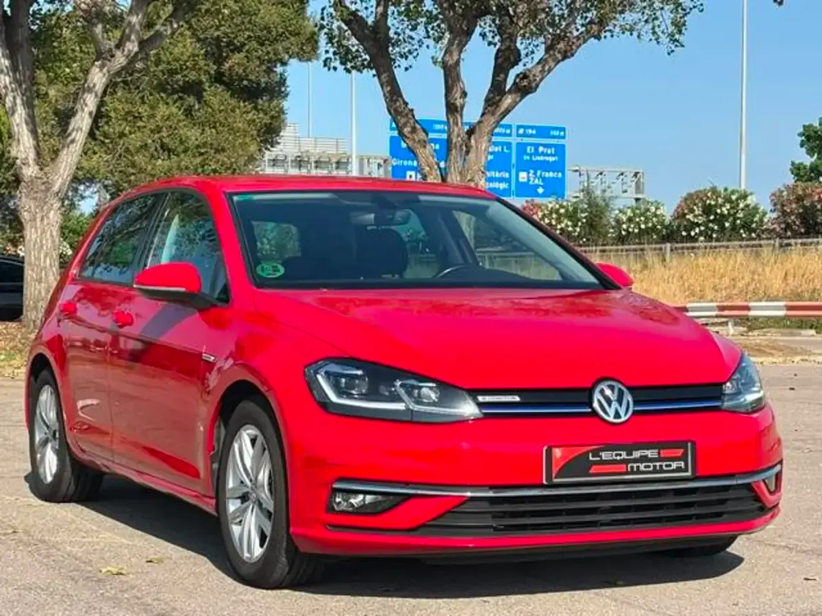Usado VW Golf VII Advance 131 CV (96 kW) 2019 Rojo Berlina