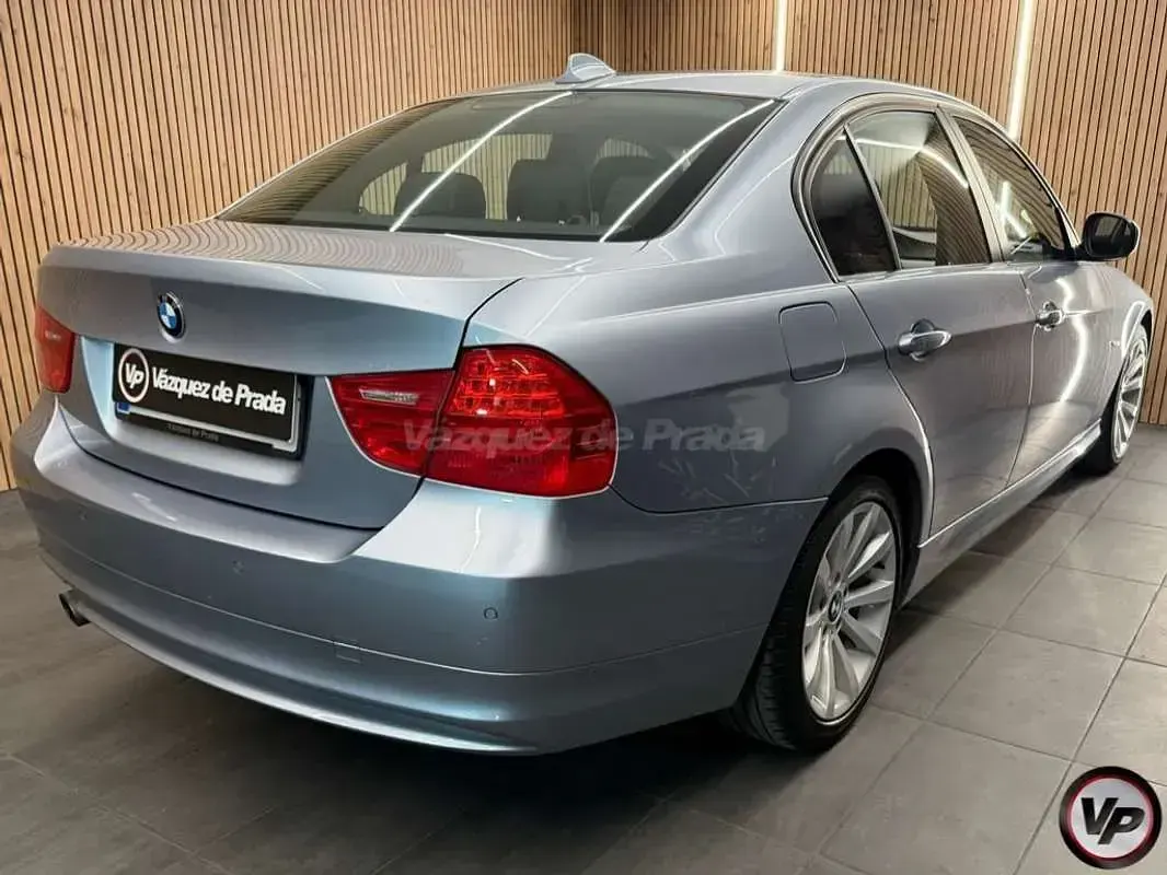Usado BMW 320 170 CV (125 kW) 2009 Azul Berlina