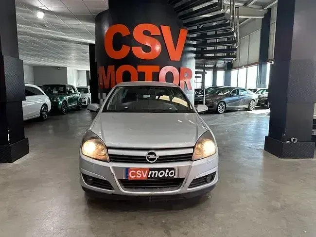 Usado Opel Astra Enjoy 101 CV (74 kW) 2005 Gris Berlina