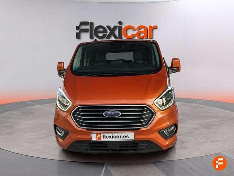 Usado Ford Tourneo Titanium X 185 CV (136 kW) 2022 Naranja Monovolumen