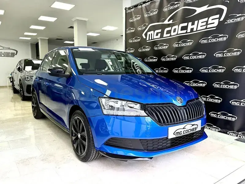 Usado Skoda Fabia Active 95 CV (69 kW) 2021 Azul Utilitario