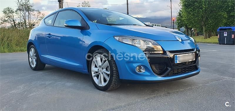 Usado Renault Mégane LIMITED 115 CV (84 kW) 2014 Azul Coupe
