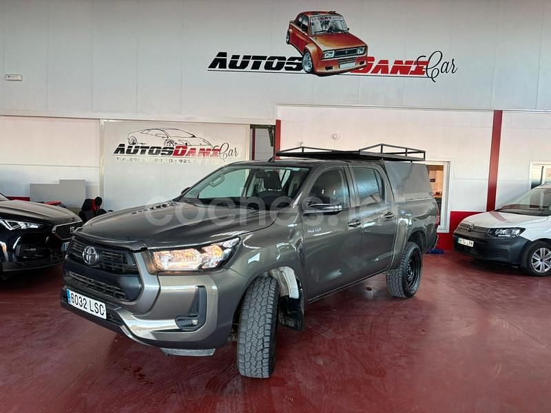 Verde Usado 2021 Toyota HiLux Recogida | 30.990 € (Precio justo) - Imagen 1/4