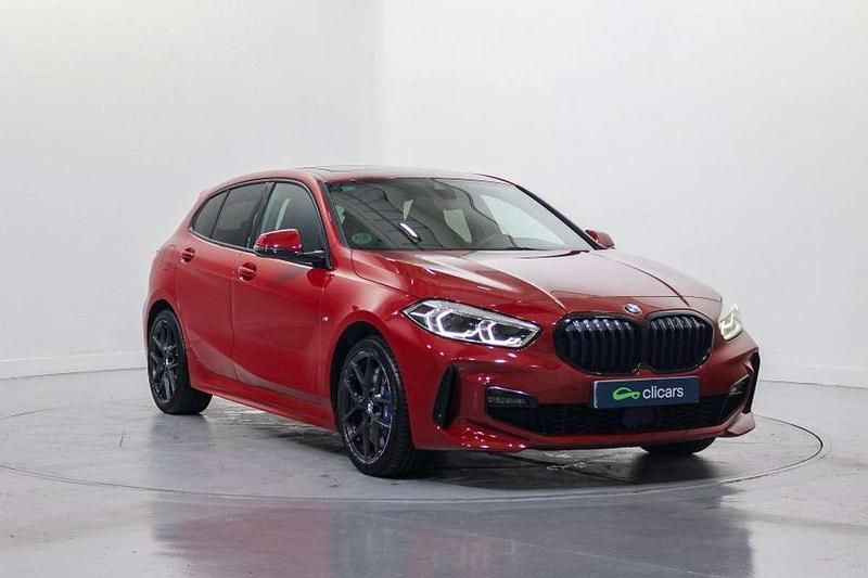 Usado BMW 118 140 CV (102 kW) 2019 Rojo Utilitario