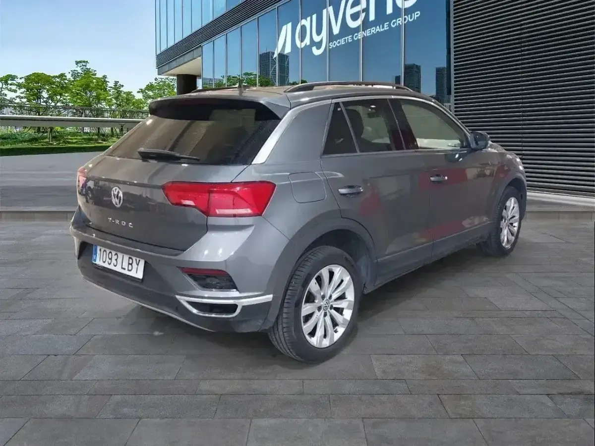 Usado VW T-Roc Advance 116 CV (85 kW) 2019 Gris SUV