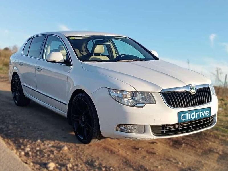 Usado Skoda Superb Exclusive 140 HP (102 kW) 2010 Branco Sedan