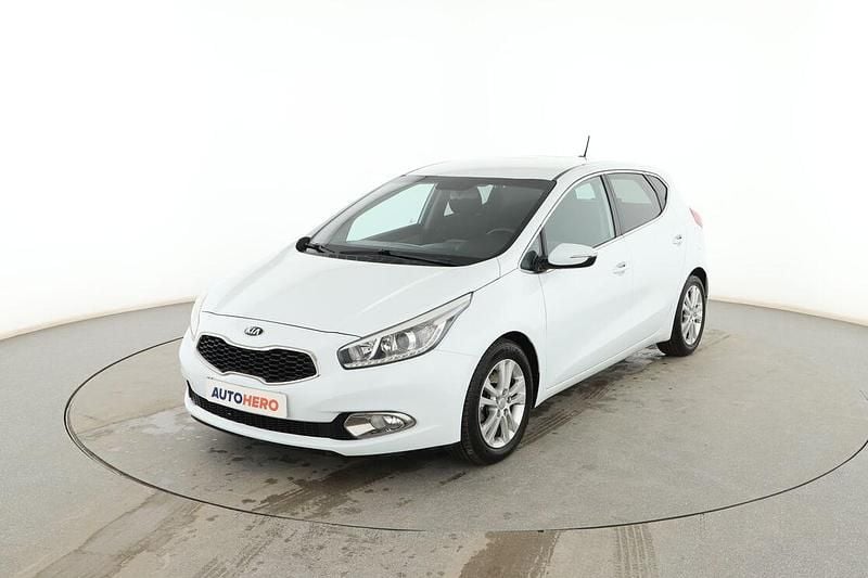 Blanco Usado 2015 Kia Ceed Utilitario | 9799 € (Buen precio) - Imagen 1/3