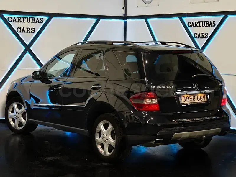 Usado Mercedes ML420 306 CV (225 kW) 2008 Negro SUV