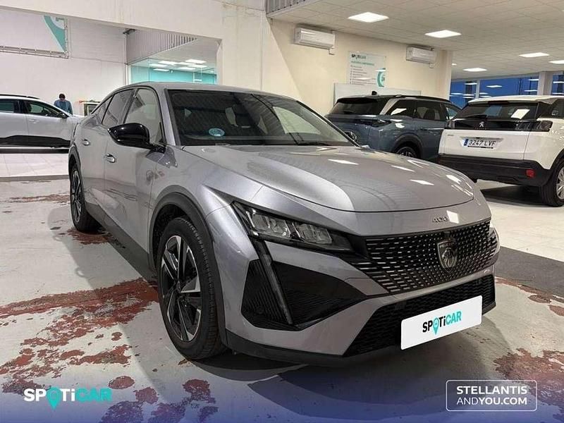 Usado Peugeot 408 Allure 131 CV (96 kW) 2023 Gris SUV