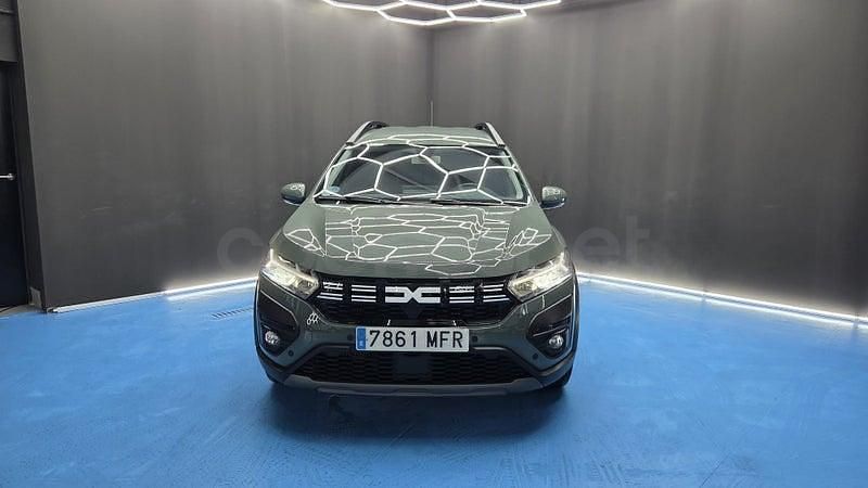 Usado Dacia Jogger Extreme 100 CV (73 kW) 2023 Verde Monovolumen