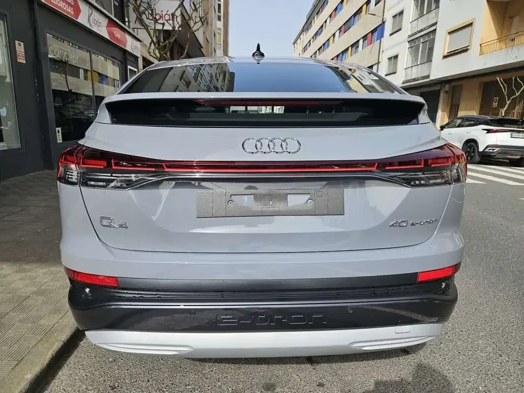 Nuevo Audi Q4 Sportback e-tron Advanced Plus 150 kW (204 CV) 2026 Gris SUV
