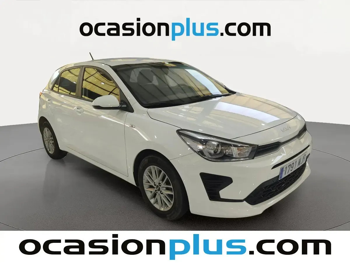 Usado Kia Rio 84 CV (61 kW) 2023 Blanco Utilitario