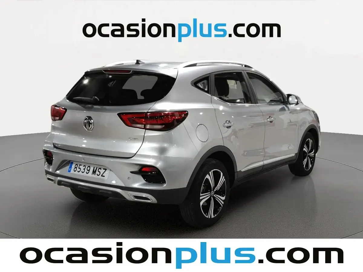 Usado MG ZS Comfort 106 CV (77 kW) 2024 Gris plata SUV
