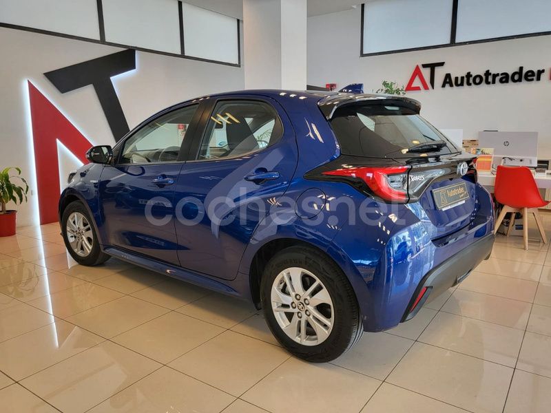 Usado Toyota Yaris Hybrid Style 116 CV (85 kW) 2021 Azul Berlina
