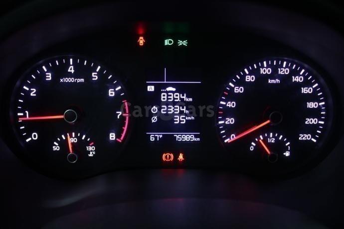 Usado Kia Rio 101 CV (74 kW) 2019 Rojo