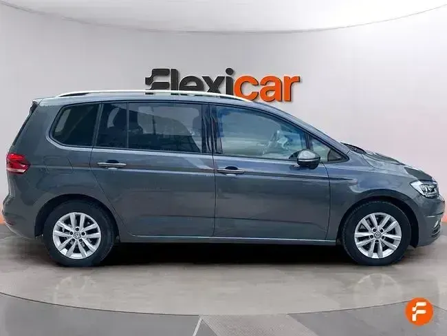 Usado VW Touran Advance 150 CV (110 kW) 2019 Gris Monovolumen