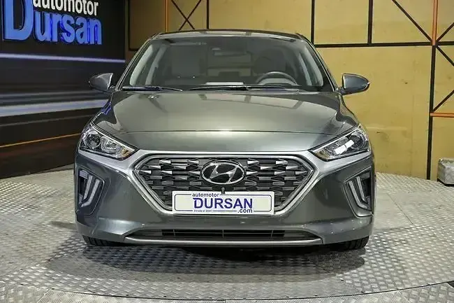 Usado Hyundai Ioniq 141 CV (103 kW) 2022 Gris / plata Utilitario