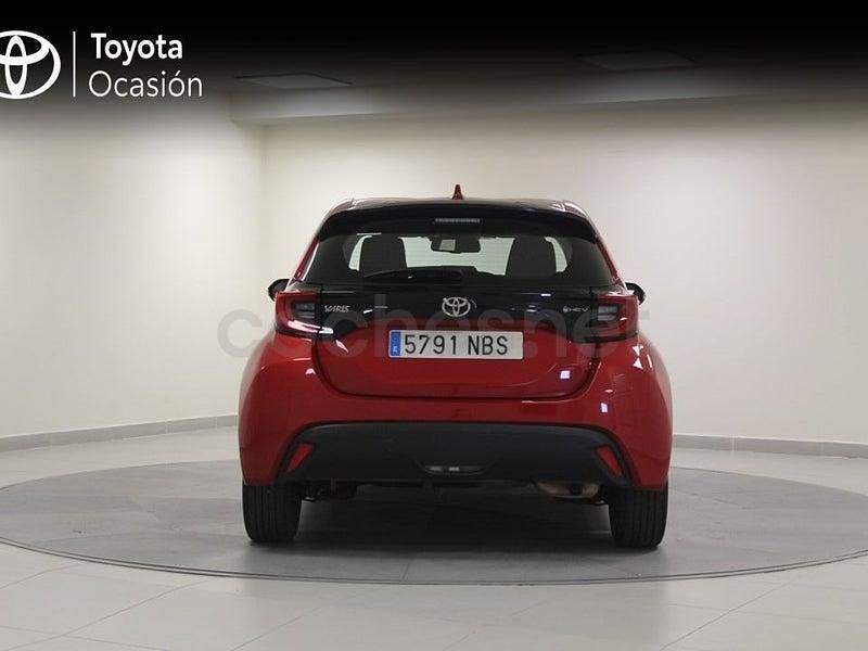 Usado Toyota Yaris Hybrid Active 116 CV (85 kW) 2025 Rojo Berlina