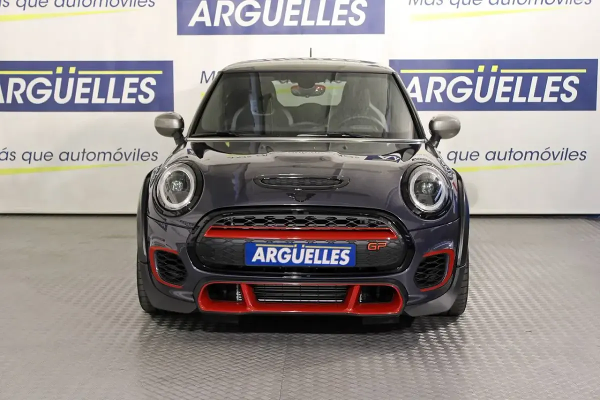 Usado Mini John Cooper Works 306 CV (225 kW) 2020 Gris metalizado Utilitario