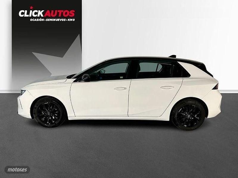 Usado Opel Astra Edition 130 CV (95 kW) 2023 Blanco Berlina