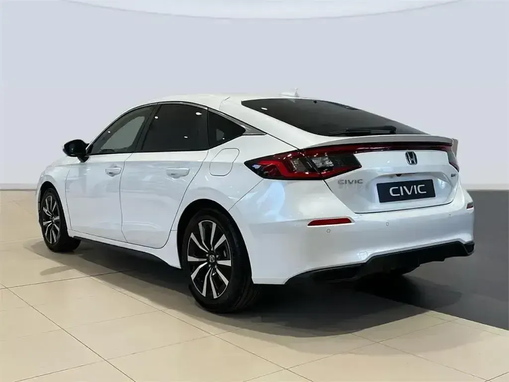 Ny Honda Civic Elegance 184 HK (135 kW) 2025 Vit Sedan