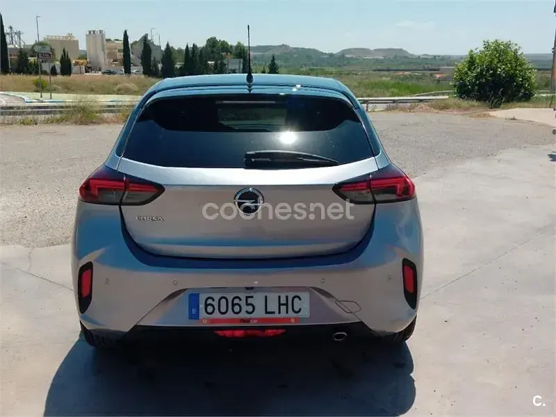 Usado Opel Corsa GS Line 100 CV (73 kW) 2020 Gris / plata Utilitario