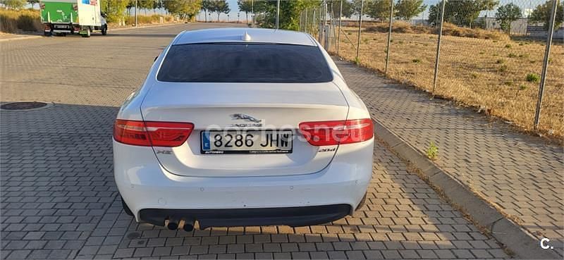 Usado Jaguar XE Prestige 180 HP (132 kW) 2016 Branco Sedan