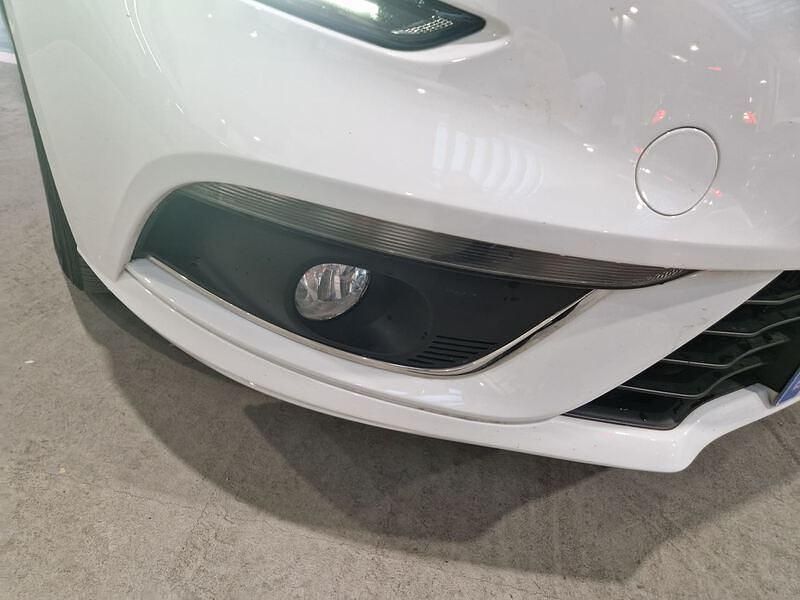 Usado Renault Mégane IV LIMITED 140 CV (102 kW) 2018 Blanco Berlina