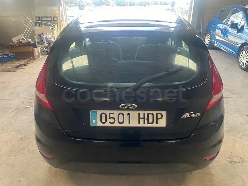 Usado Ford Fiesta Trend 70 CV (51 kW) 2011 Negro Berlina
