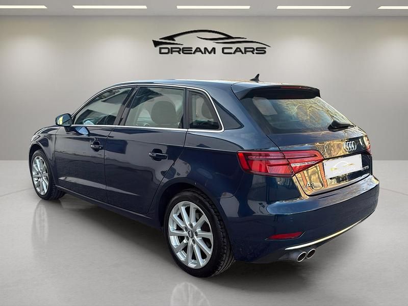 Usado Audi A3 Sportback Design 150 CV (110 kW) 2019 Azul Utilitario