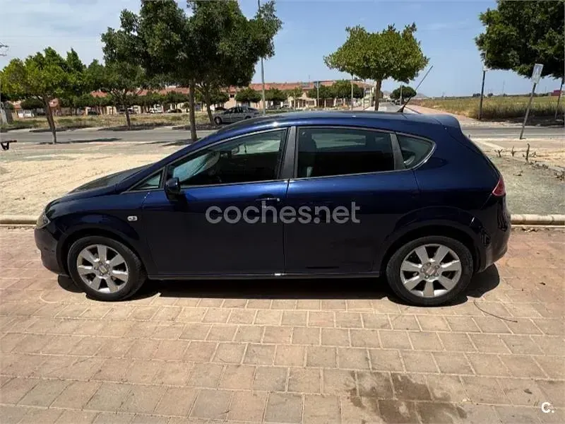 Usado Seat Leon Stylance 105 CV (77 kW) 2008 Azul Utilitario