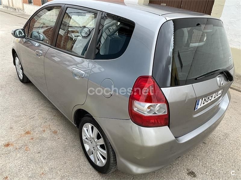 Usado Honda Jazz ES 83 CV (61 kW) 2004 Gris / plata Utilitario