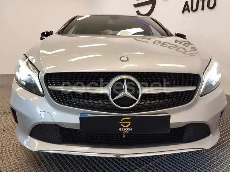 Usado Mercedes A200 AMG line 136 CV (100 kW) 2016 Gris / plata Berlina