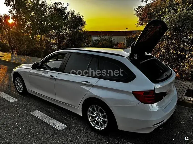 Usado BMW 318 143 CV (105 kW) 2013 Blanco Familiar