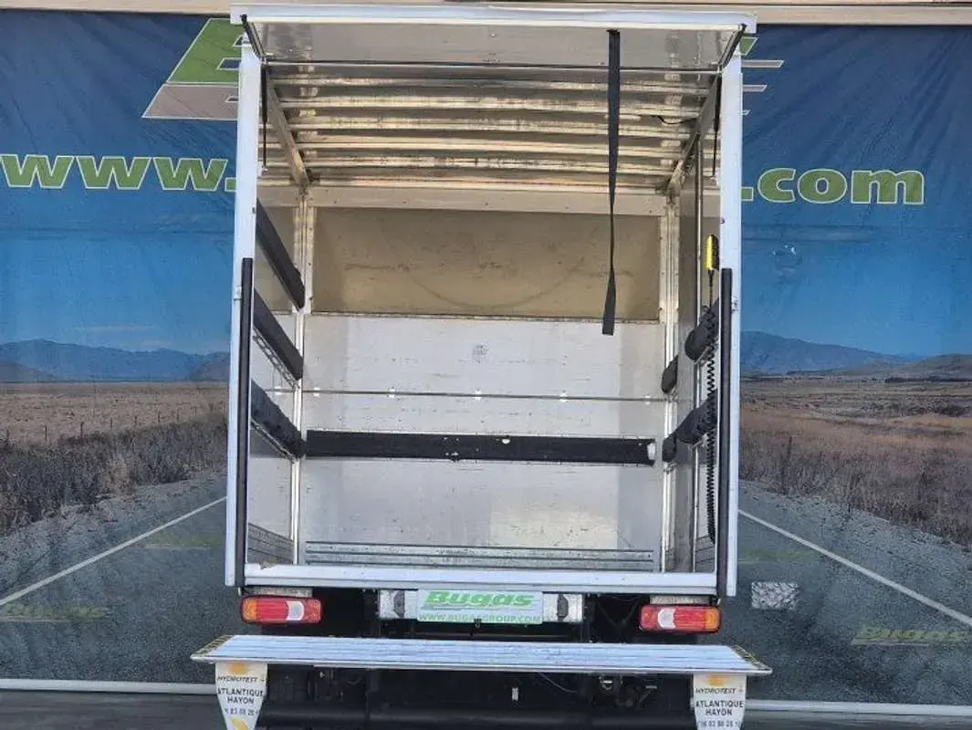 Usado Iveco Daily 160 CV (117 kW) 2022 Blanco Van